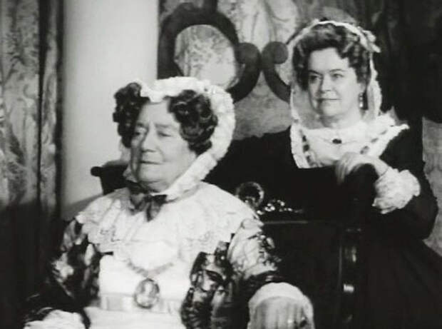 кадр из фильма «Старый дом», 1969 год (Л. Королёва справа)