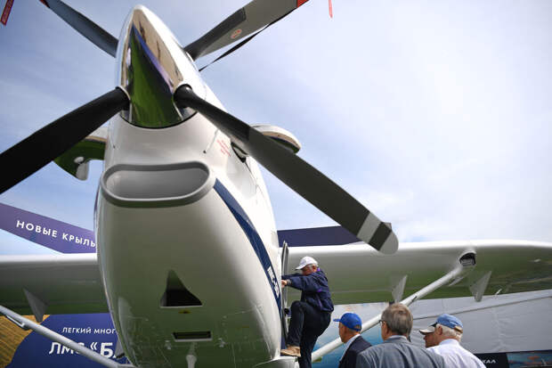 Начались летные испытания самолета "Байкал" с российскими двигателем и винтом