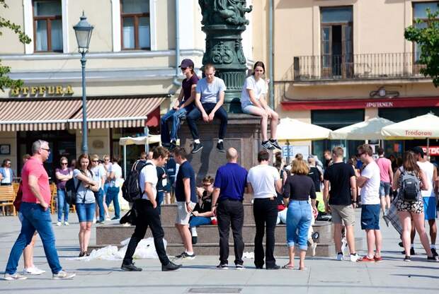 Эксперт Мкртчян сказал россиянам о холодном приеме из-за поведения за границей