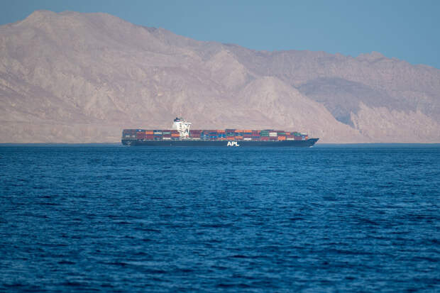 Багаи: судам для захода в Ормузский пролив надо получить разрешение от ВМС Ирана