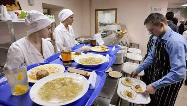 Хотя меню советских толовых было довольно однообразным, однако посетители знали, что едят полностью натуральную пищу/Фото:ng72.ru Хотя меню советских толовых было довольно однообразным, однако посетители знали, что едят полностью натуральную пищу/Фото:ng72.ru