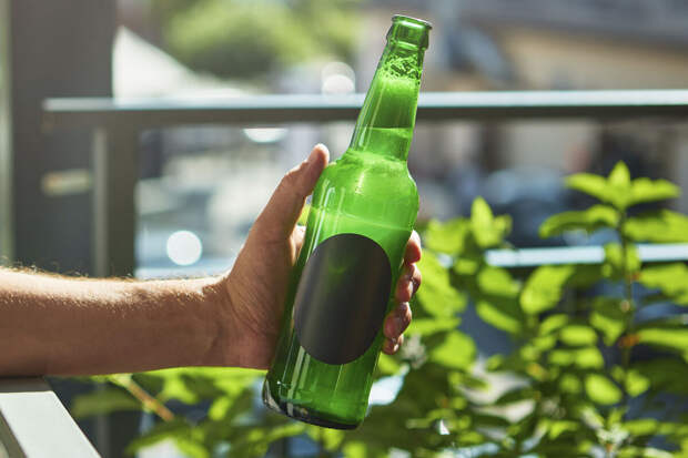 Диетолог Поляков: безалкогольное пиво может вызывать головные боли