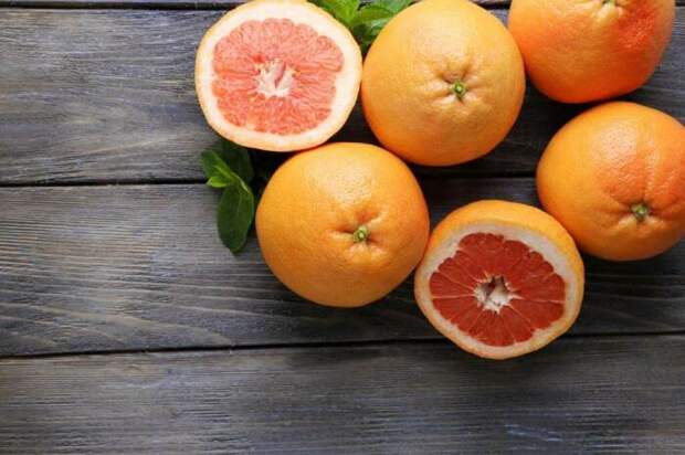 Грейпфрут может стать отличным дополнением к ежедневному завтраку. /Фото: blog.metro.ua
