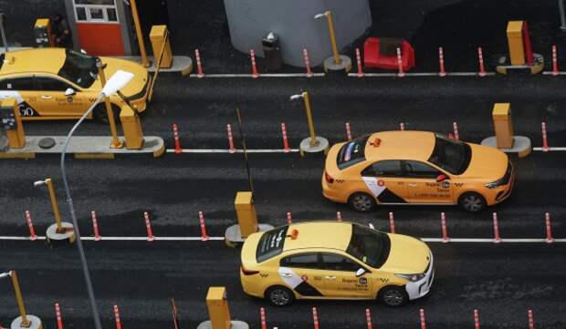 Москвичи могут припарковать автомобиль на время посещения лыжной базы на парковке со шлагбаумом