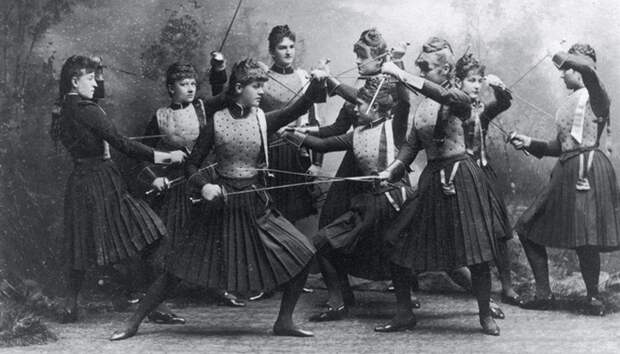 Женский клуб фехтования, XIX век