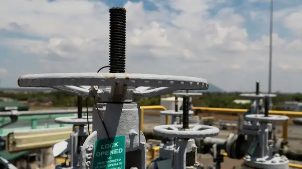 Цена на газ в Европе опустилась ниже $1500