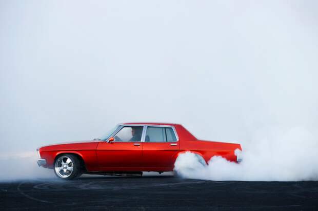 Жжёная резина и хаос - захватывающие кадры с Burnout Competition