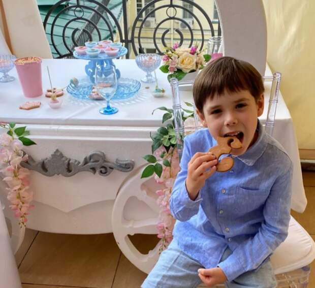 Сын Маши Ефросининой Александр