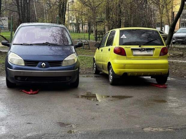 От жителей дома