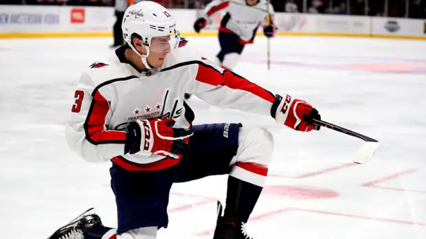 «Вашингтон» продлил контракт с хоккеистом Враной