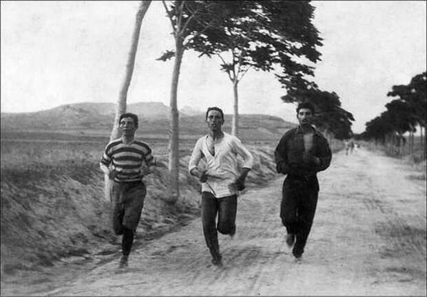 Бегуны-марафонцы на первых современных Олимпийских играх, Афины, Греция, 1896 год