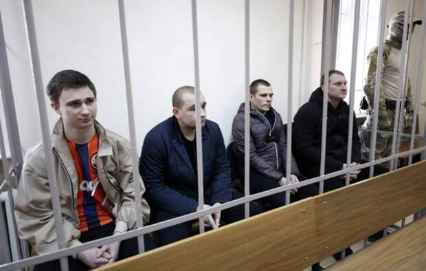 Украинские моряки, задержанные в результате "Керченского инцидента" по факту незаконного пересечений границы Российской Федерации. Источник изображения: https://vk.com/denis_siniy