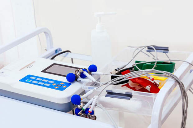 В больницах Кубани появилось 178 современных электрокардиографов