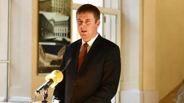 Глава МИД Чехии сдал положительный тест на коронавирус