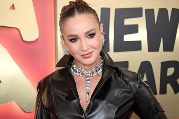 Певица Бузова заявила, что не против встречаться с фээсбэшником