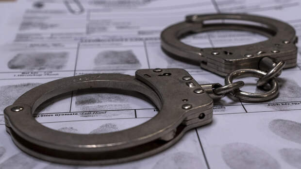 В Петербурге женщину задержали по подозрению в пособничестве мошенникам