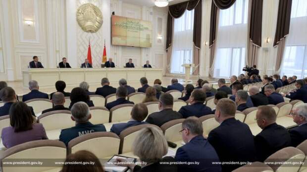 Лукашенко раскритиковал результаты сельхозработ в Гомельской области