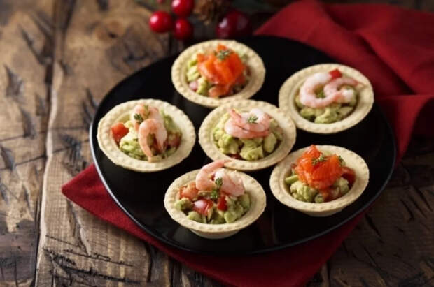 Повар Садовская рассказала о трех бюджетных закусках на новогодний стол