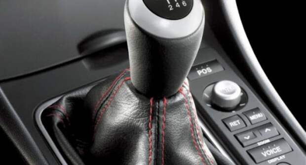 В Мельбурне вооруженным угонщикам помешала механическая коробка передач