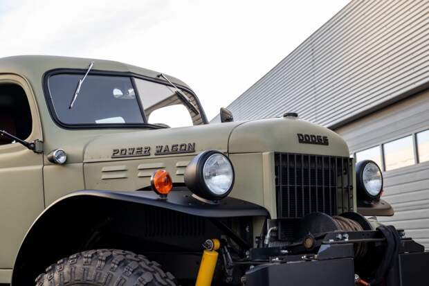 Крутой рестомод Dodge Power Wagon 1949 года