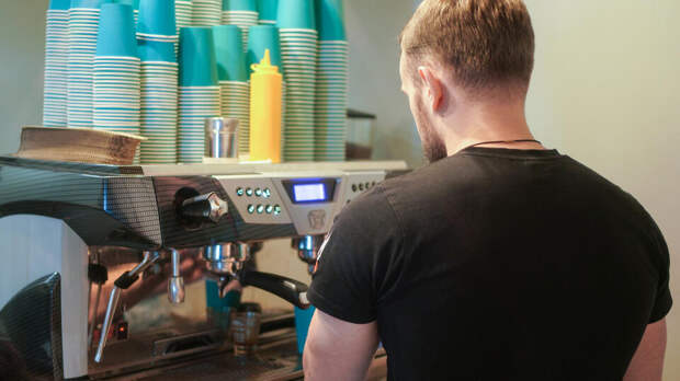 Работник кофейни подмешивал яд в напитки военным в Ставрополе