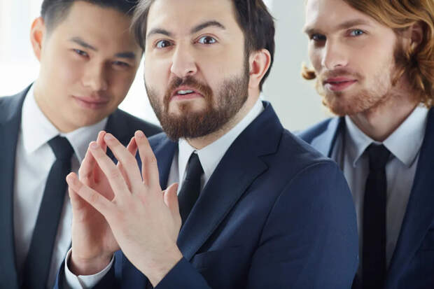 В Китае мужчину уволили за то, что он отказался петь на корпоративе