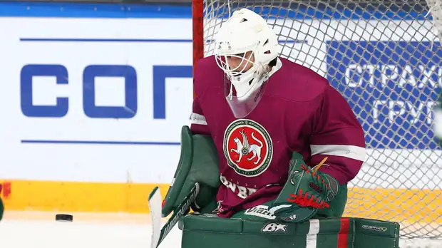 «Ак Барс» расторг контракт с голкипером Гариповым