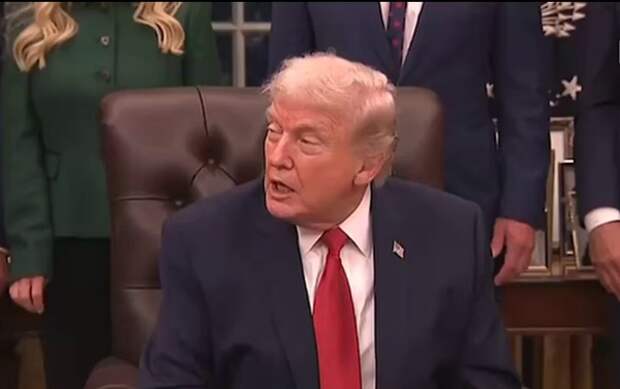 Трамп опроверг сообщения о готовности продлить договор ДСНВ и выступил за новую "сделку"