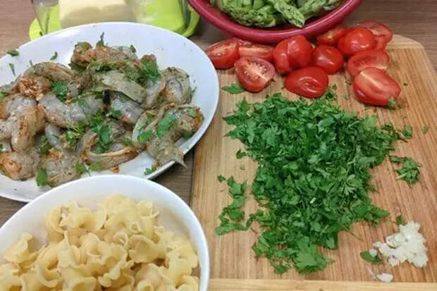Фото: Паста со спаржей и креветками (pasta con asparagi): шаг 1 Паста со спаржей и креветками (pasta con asparagi): шаг 1
