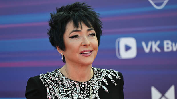 Лолита обратилась к Пугачевой в день ее рождения