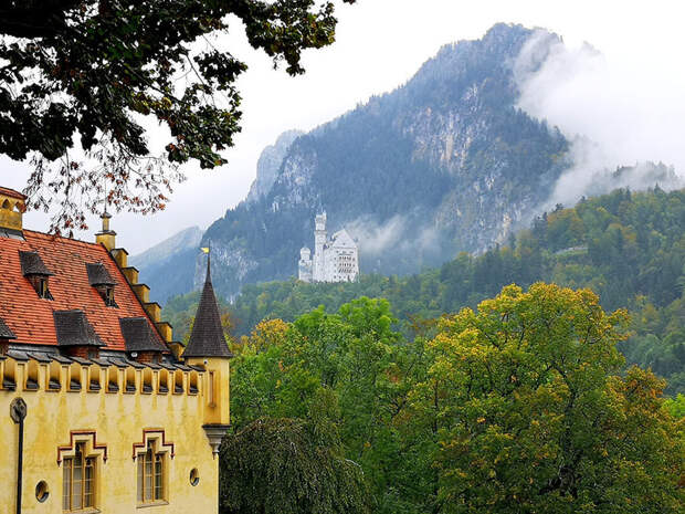 Нойшванштайн — самый красивый замок Баварии с грустной историей