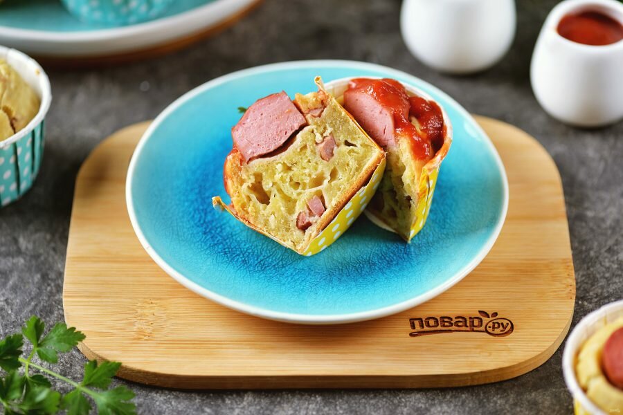 Маленьких гостей всегда хочется накормить не только чем-то вкусным, но и оригинальным. Удивлять у меня получается кексами "хот-догами" – яркими, аппетитными и весьма сытными.-9