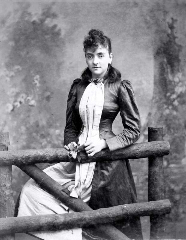 Victorian Women in the 19th Century (7).jpg Victorian Women in the 19th Century (7).jpg