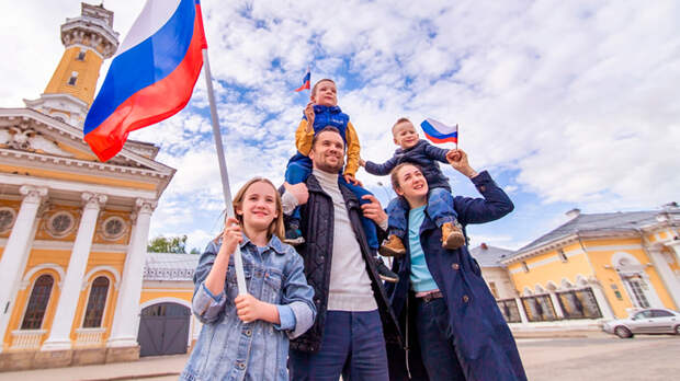 Выкидывайте орден, он ничего не значит. Россия вымирает, пока чиновники оскорбляют мать-героиню