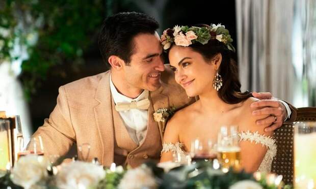 «Могу ли я взять на свадьбу подруги бойфренда, если его она не позвала»: в Сети разгорелся новый спор