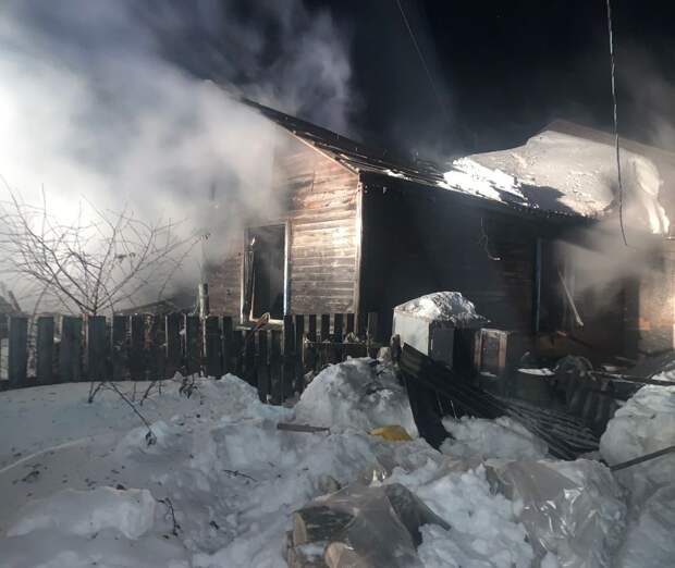 В Сарапуле огнеборцы потушили пожар на площади в 70 квадратных метров