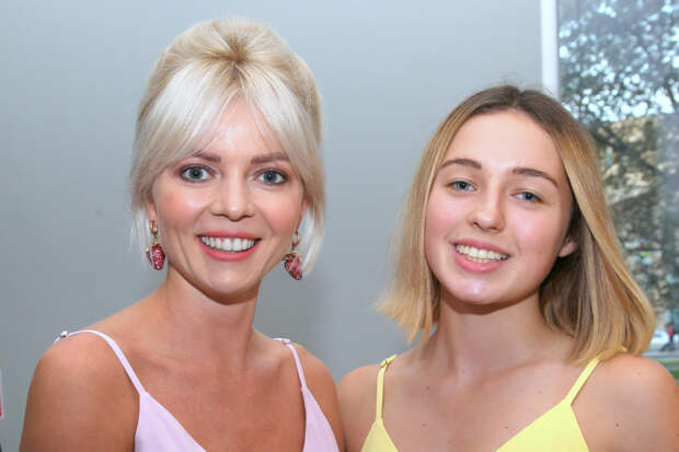 Волочкова ответила, как живет дочь: «Снимают с женихом простенькую квартиру не в центре Москвы на свои деньги»