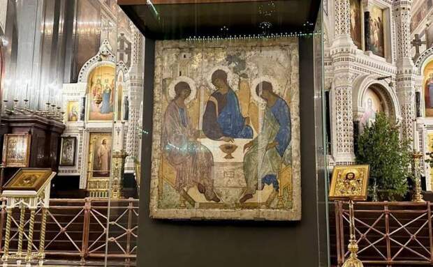 Судьба иконы «Троица»: останется ли она в храме Христа Спасителя