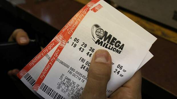 Женщина много лет играла в лотерею одними числами и выиграла 866,9 тысячи долларов