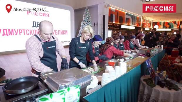 «Бабушки из Бураново» приготовили перепечи в Москве на ВДНХ