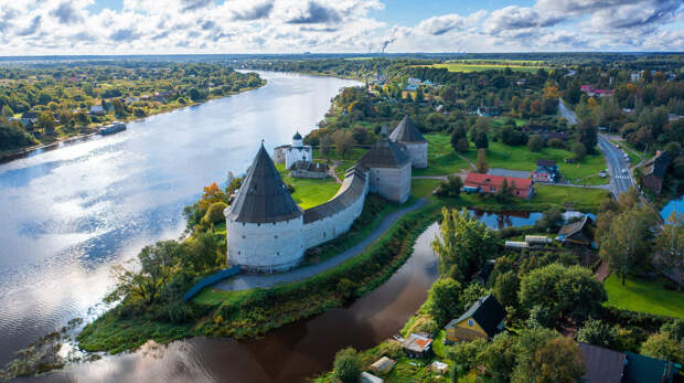 Cтаринная крепость в деревне Старая Ладога