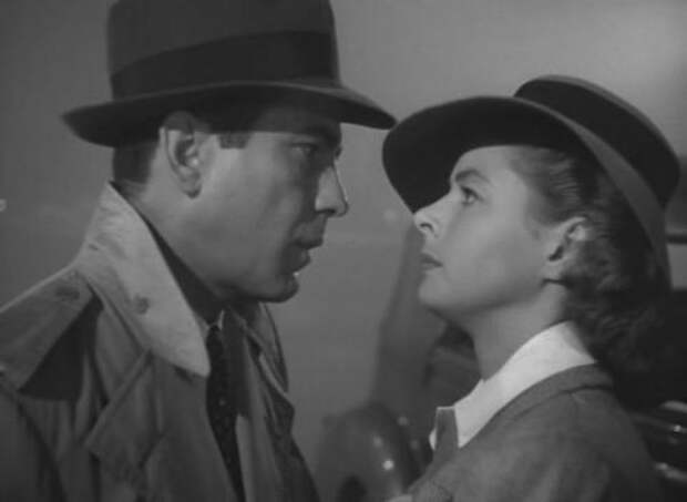 <B>Касабланка (1942)</B><BR> Действие романтической кинодрамы развивается в начале Второй мировой войны в марокканском городе Касабланке, а сюжет сосредоточен на внутреннем конфликте между долгом и чувством. Самые культовые сцены мирового кинематографа
