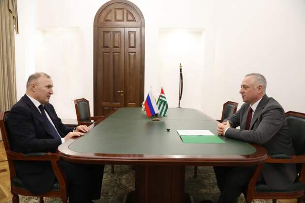 Кумпилов и Гунба: развитие партнёрства Адыгеи и Абхазии