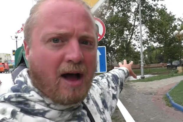 Блогеру Ланкастеру отказали во въезде в Грузию без объяснения причин