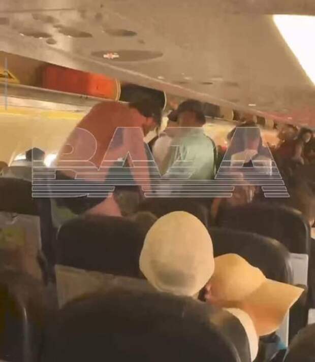 «Пить надо меньше»: русскоязычный турист устроил бунт в небе и выпрыгнул на взлётную полосу в Бангкоке