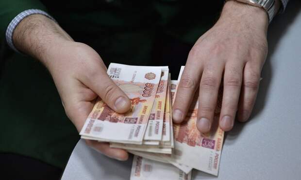 В Крыму удивлены тому, что на полуостров стали поступать украинские пенсии В Крыму удивлены тому, что на полуостров стали поступать украинские пенсии