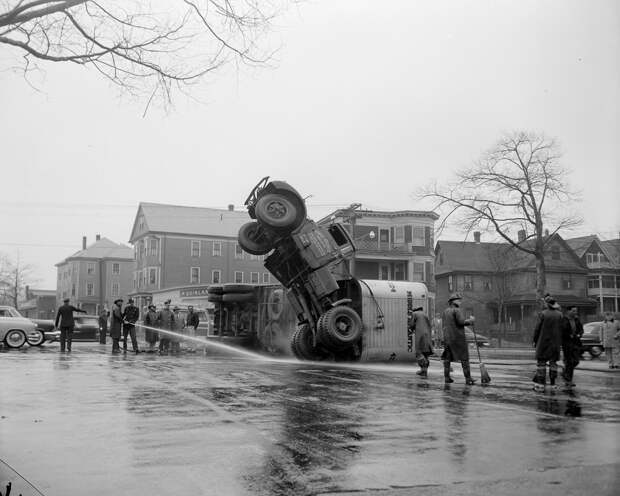 Трагичные и нелепые автомобильные аварии Бостона в 1930-х годах. Фотограф Лесли Джонс