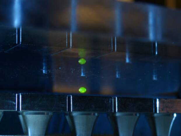 Как сделать так, чтобы предмет левитировал (без помощи магнитов)?