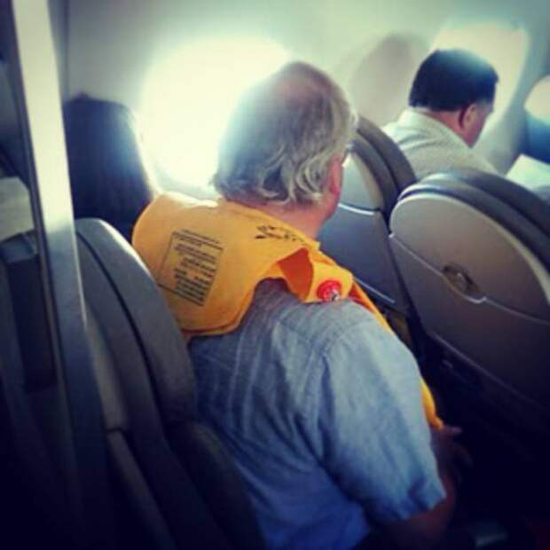 PassengerShaming08 Бывшая стюардесса выкладывает фотографии самых отвратительных пассажиров самолётов