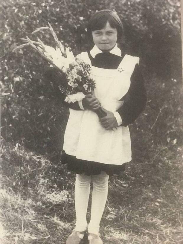 1 сентября 1979 год 5 Б Юровская школа Моск.область. Автор игорь.jpg